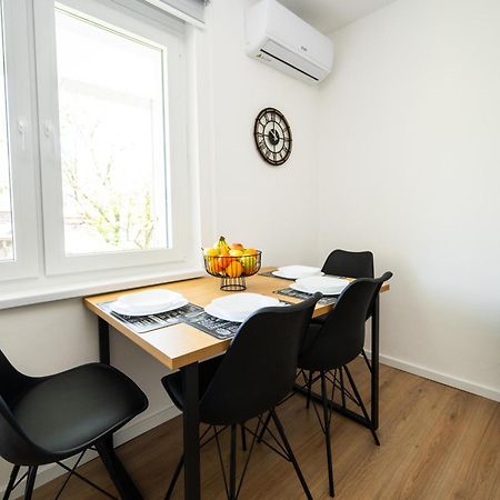 Bright 2Bdr Apartment With Balcony - Free Parking SJJ Buitenkant foto