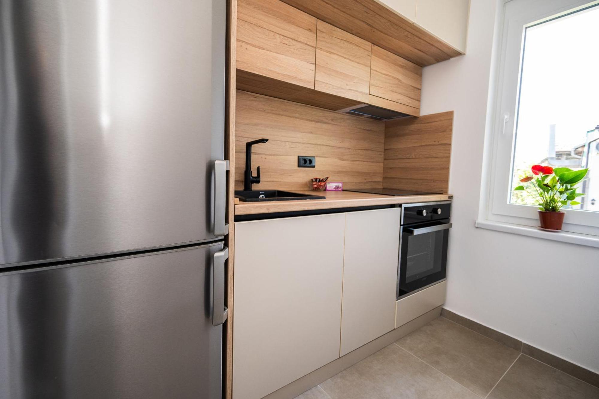 Bright 2Bdr Apartment With Balcony - Free Parking SJJ Buitenkant foto