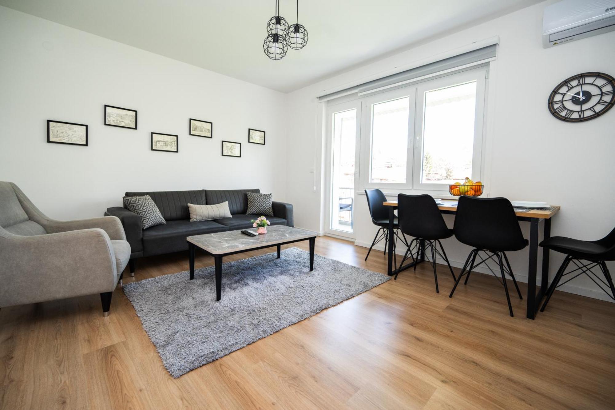 Bright 2Bdr Apartment With Balcony - Free Parking SJJ Buitenkant foto