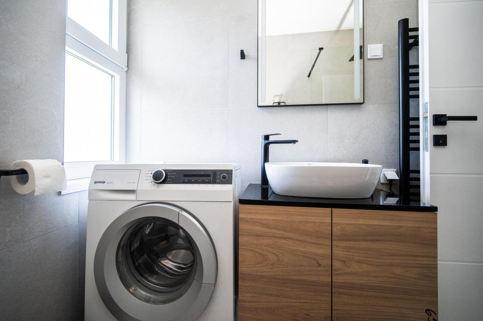 Bright 2Bdr Apartment With Balcony - Free Parking SJJ Buitenkant foto